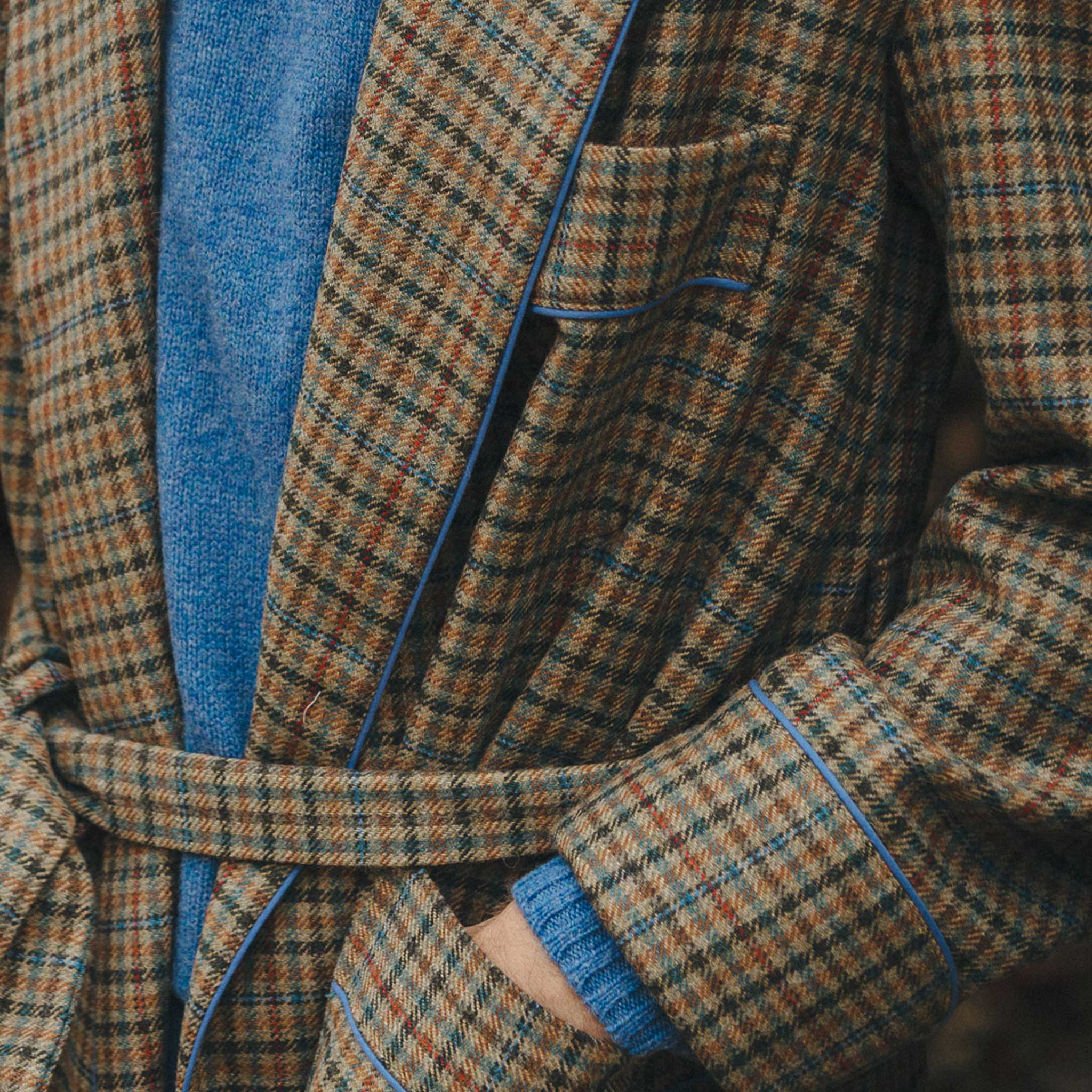 Heritage Tweed Silk Lined Dressing Gown in Rustic Check - Image 4