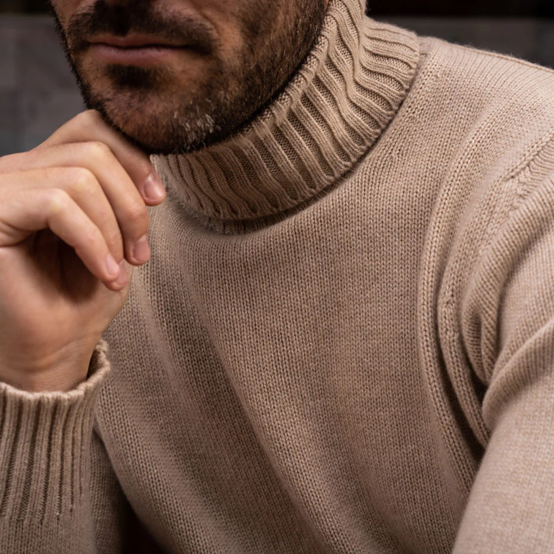 Plain Cashmere Roll Neck Jumper in Linen - Image 4