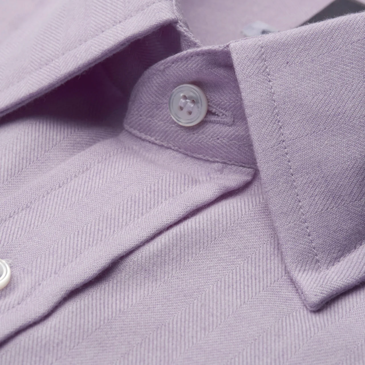 Tailored Fit Small Herringbone Cotton and Cashmere Button Cuff Shirt in Lilac - Image 3