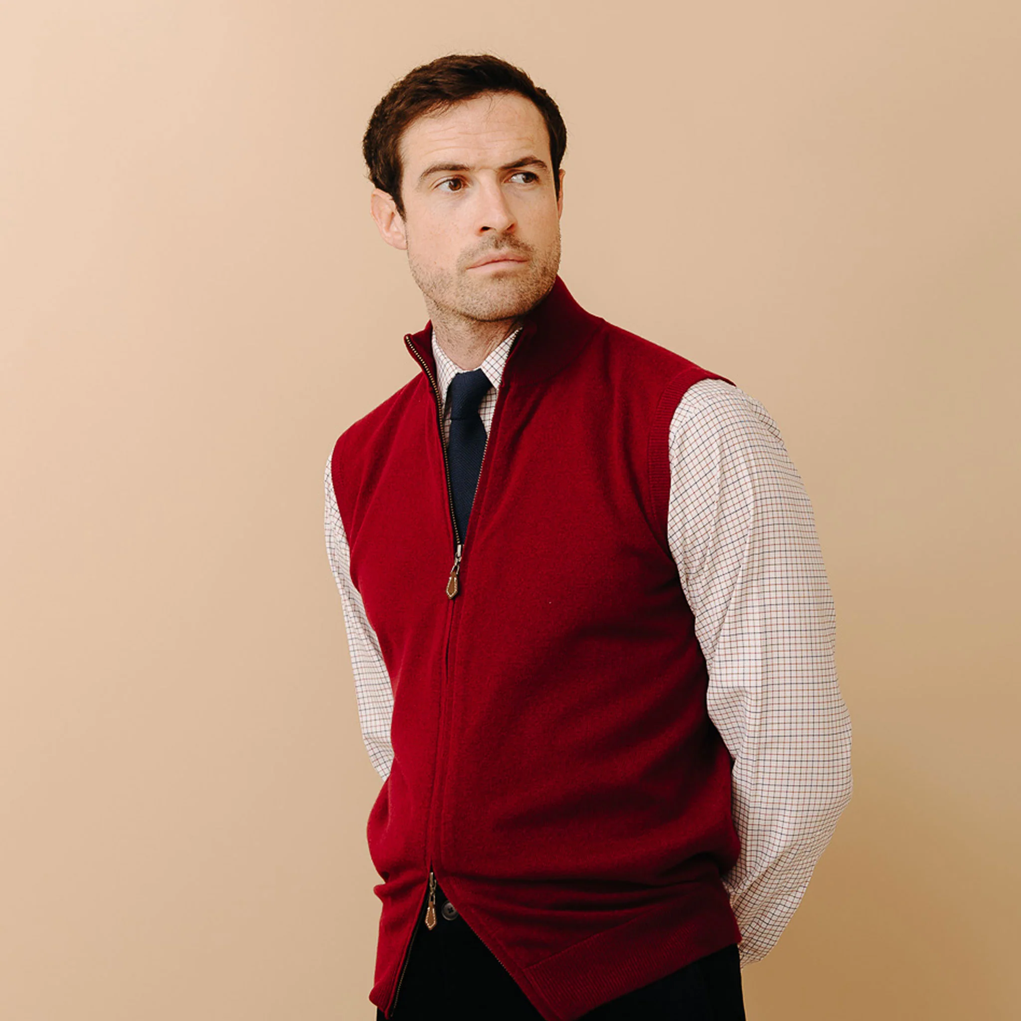 Welbeck Geelong Wool Gilet in Claret - Image 2